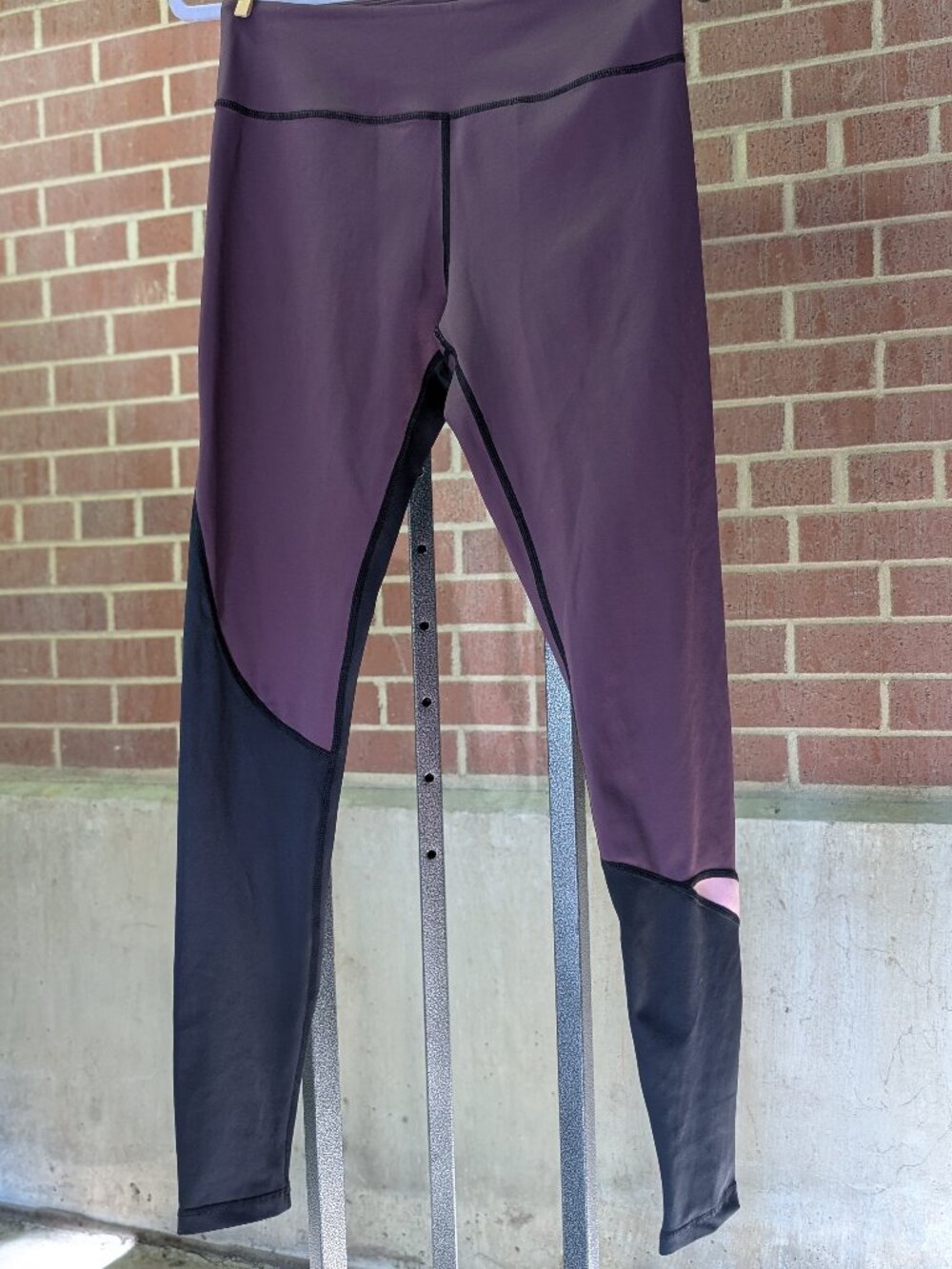 Zyia Active Leggings Womens Medium Purple Black Colorblock High Rise Yoga Gym